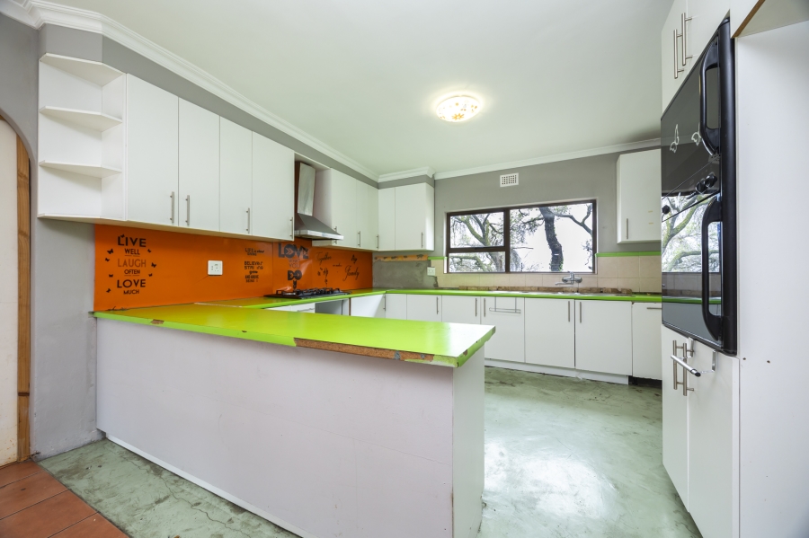 7 Bedroom Property for Sale in Plattekloof Western Cape